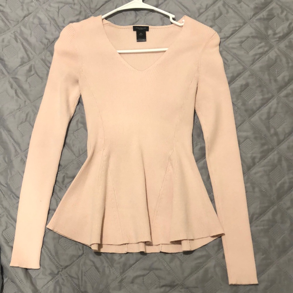 Ann Taylor long sleeve v-neck sweater